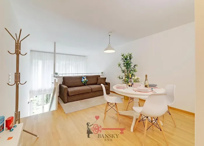 Center - For 6 People With Terrace -by Easylife Swiss * Lugano